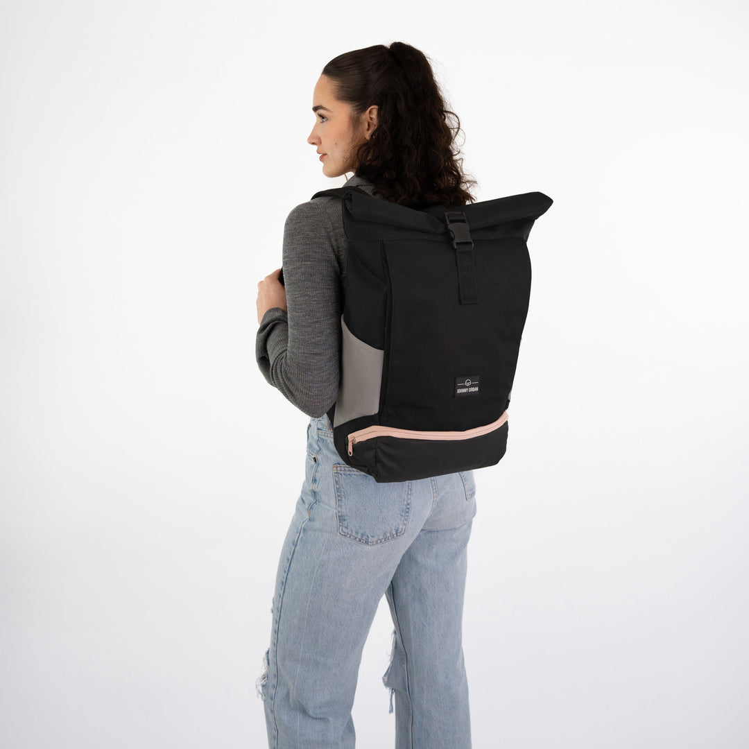 Praktische UrbanFlow rolltop laptoprugzak; beschermt je apparaten in de stedelijke jungle.