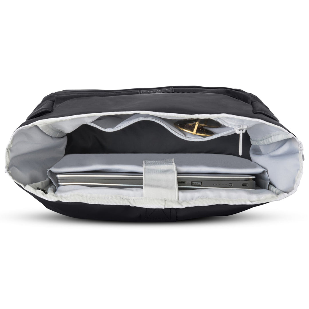 UrbanFlow rolltop rugzak; modern en unisex, voor een stijlvolle uitstraling in de stad.