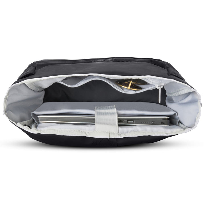 UrbanFlow rolltop rugzak; modern en unisex, voor een stijlvolle uitstraling in de stad.