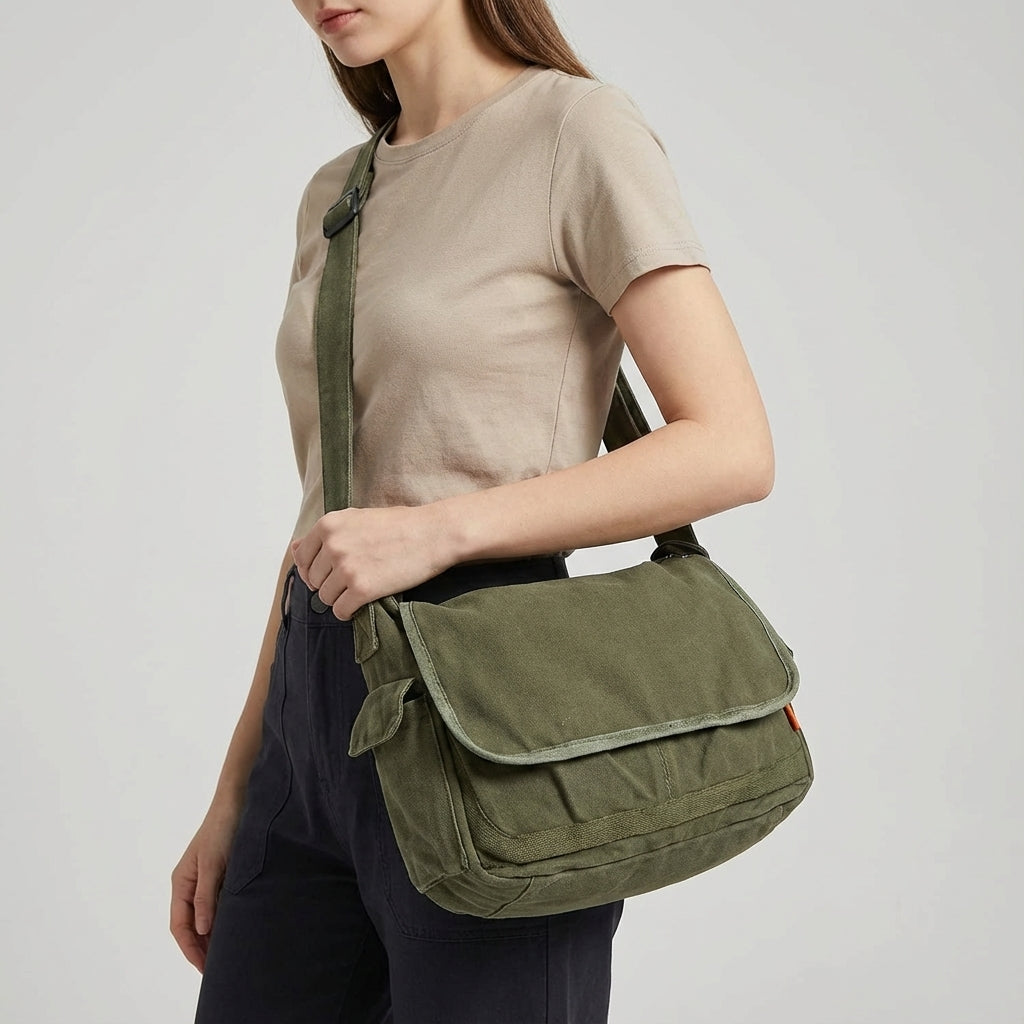 Veelzijdige unisex vintage canvas tas, te dragen als schoudertas of crossbody, ideaal voor werk of reizen.