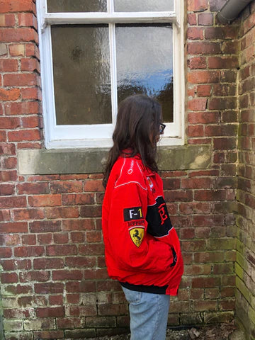 Unisex vintage jack in retro race-design, een must-have lentejas voor trendsetters.