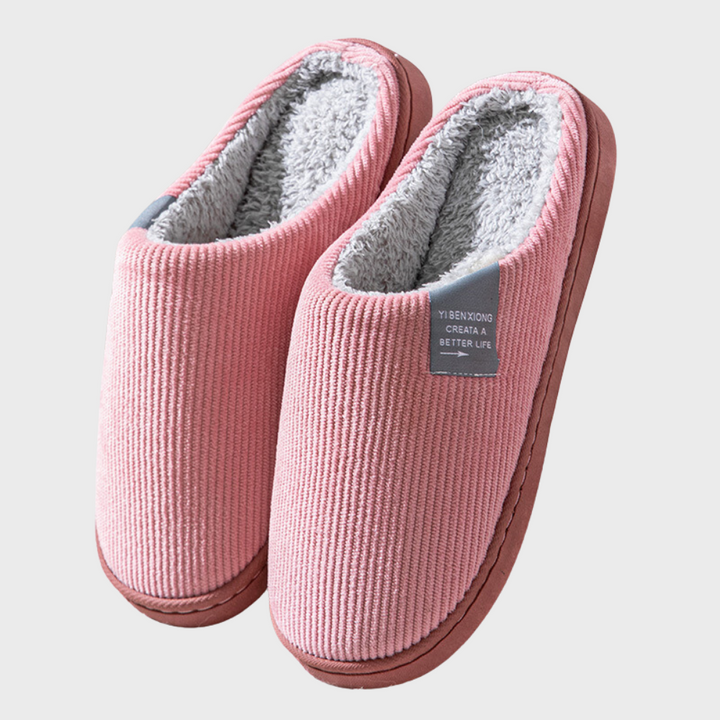Comfortabele, beige huispantoffels voor zowel dames als heren, zacht en warm voor de winter