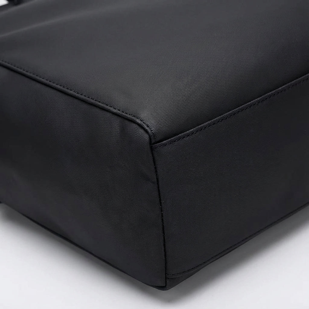 Duurzame DryCarrier waterafstotende schoudertas voor laptops, perfect voor reizen en dagelijks woon-werkverkeer.