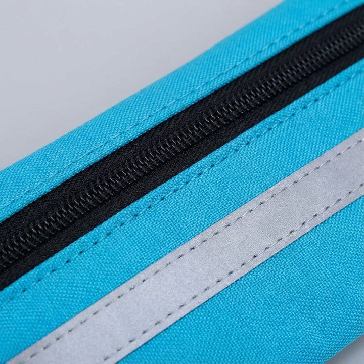 Slanke waterafstotende heuptas voor sport en training; perfect voor hardlopen en wandelen in elk weer.