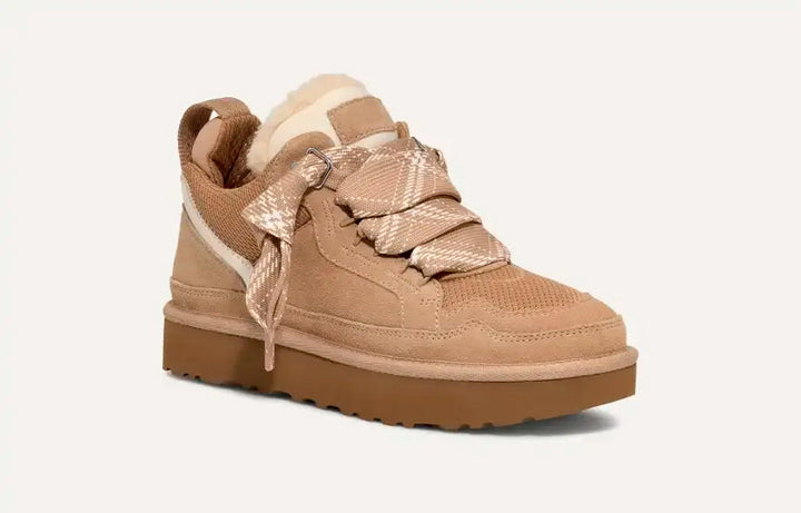 Unisex winter suède schoenen in zandkleur, warm en comfortabel voor koude dagen.