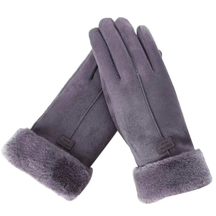 Model draagt zwarte unisex fleece handschoenen touchscreen compatibel voor telefoon