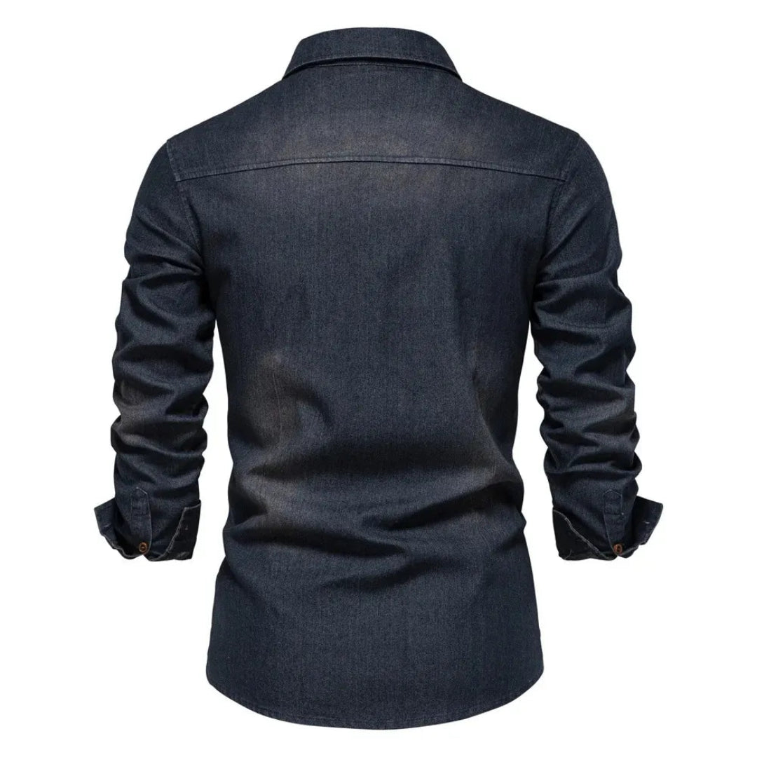 Heren overhemd met lange mouwen, rugpand detail. Tijdloos shirt, perfect voor herfst- en lentemode. Comfortabele kleding.