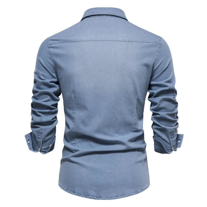 Heren overhemd met lange mouwen, licht geopend aan de hals. Casual, comfortabel en veelzijdig shirt voor elke man.