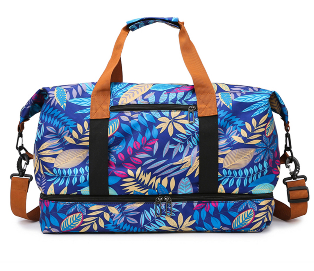 "Veelzijdige sport- en reistas met ergonomische schouderbanden, waterbestendig polyester, ruime opbergruimte, in diverse kleu