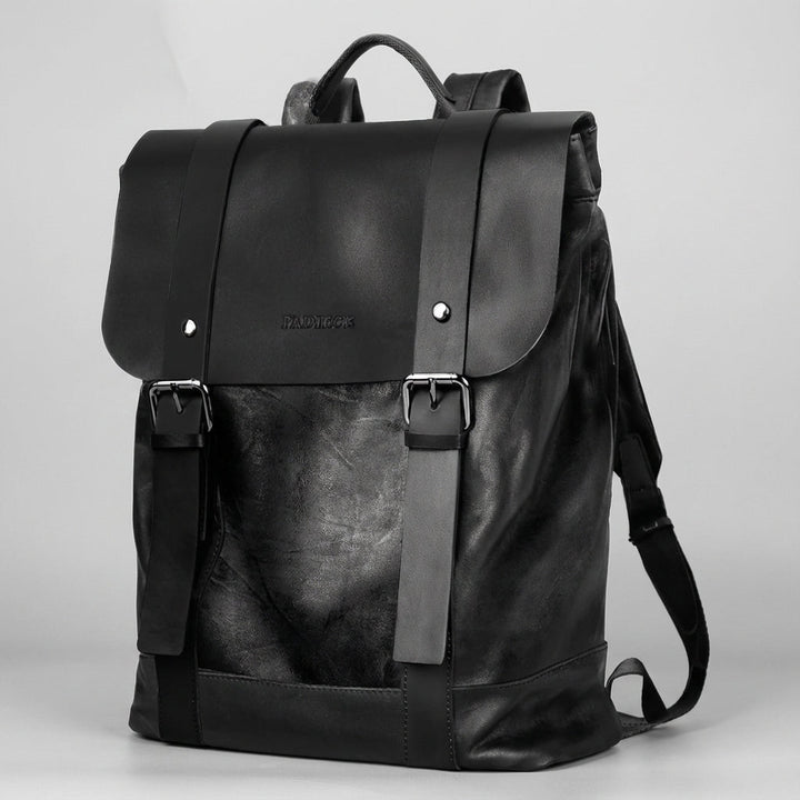 Hoogwaardige waterdichte leren rugzak van Velluno, robuust en elegant, met slimme organisatie voor essentials.