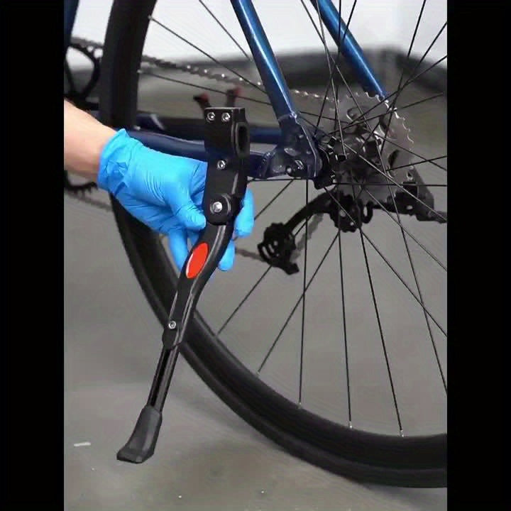 Compacte, universele fietsstandaard voor buitenrecreatie. Eenvoudig verstelbaar en stabiel voor elk type fiets.