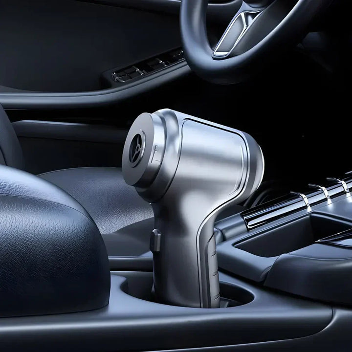 Gebruik de Vertex Pro draadloze 2-in-1 stofzuiger/bladblazer voor snelle reiniging van je auto of huis.