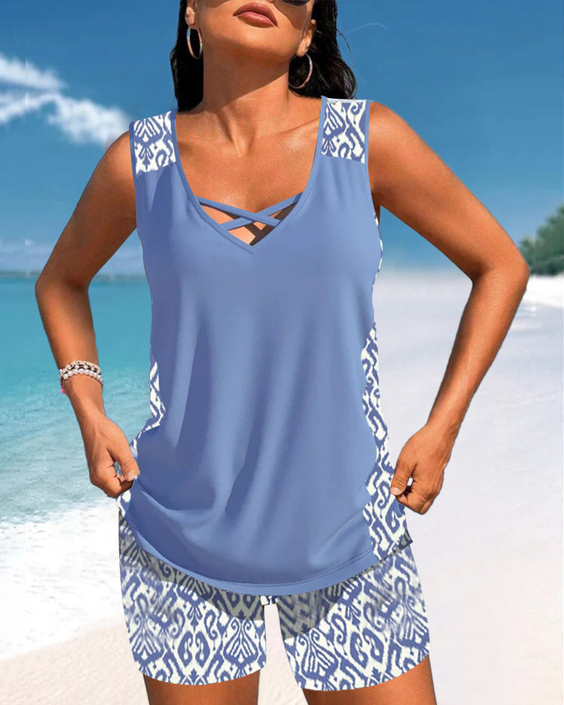 Tankini in een effen kleur met een flatterende pasvorm, perfect voor diverse lichaamstypes. Stijlvolle zomerkleding.
