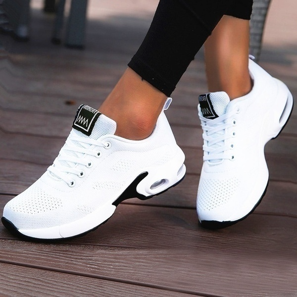 Ondersteunende damesschoenen met ruimte voor steunzolen, ideaal voor loopcomfort en stabiliteit bij elke stap.