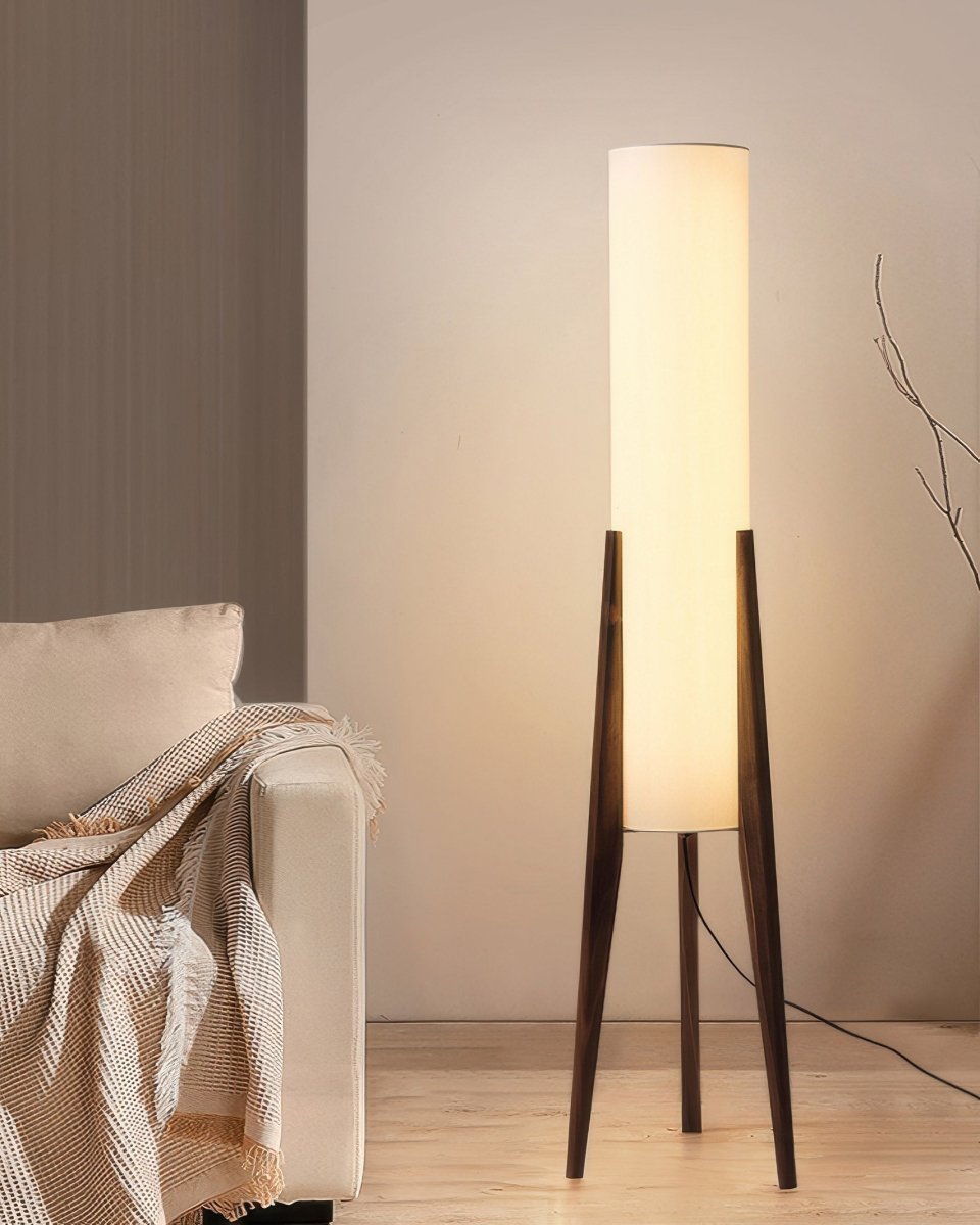 "Walnoot houten vloerlamp met modern design, sfeervolle verlichting en elegante houtnerf, hoogte 150 cm, donkerbruin."