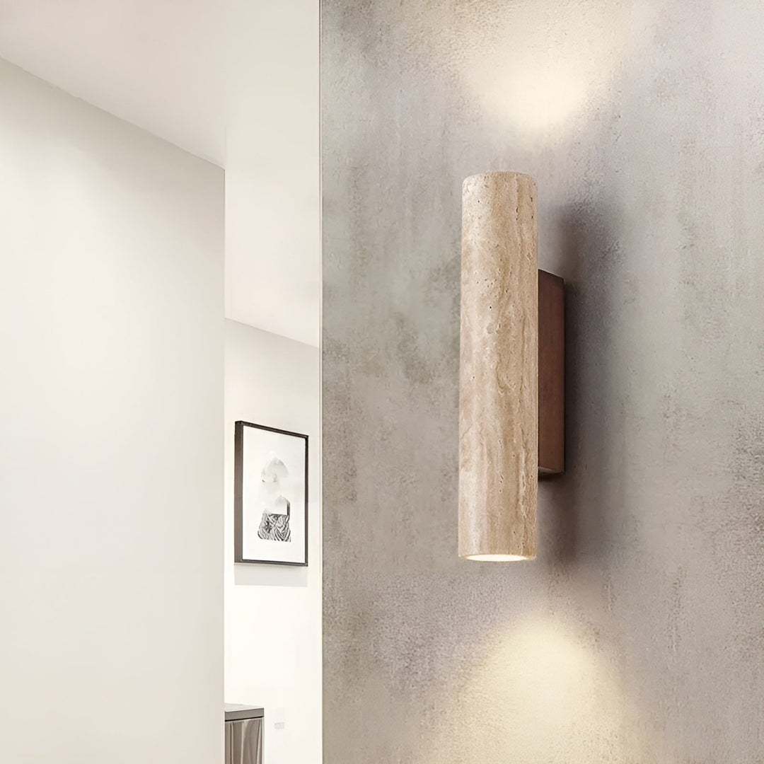 Chique designlamp: travertin wandlamp als sfeervolle muurverlichting, modern en tijdloos voor uw interieur.
