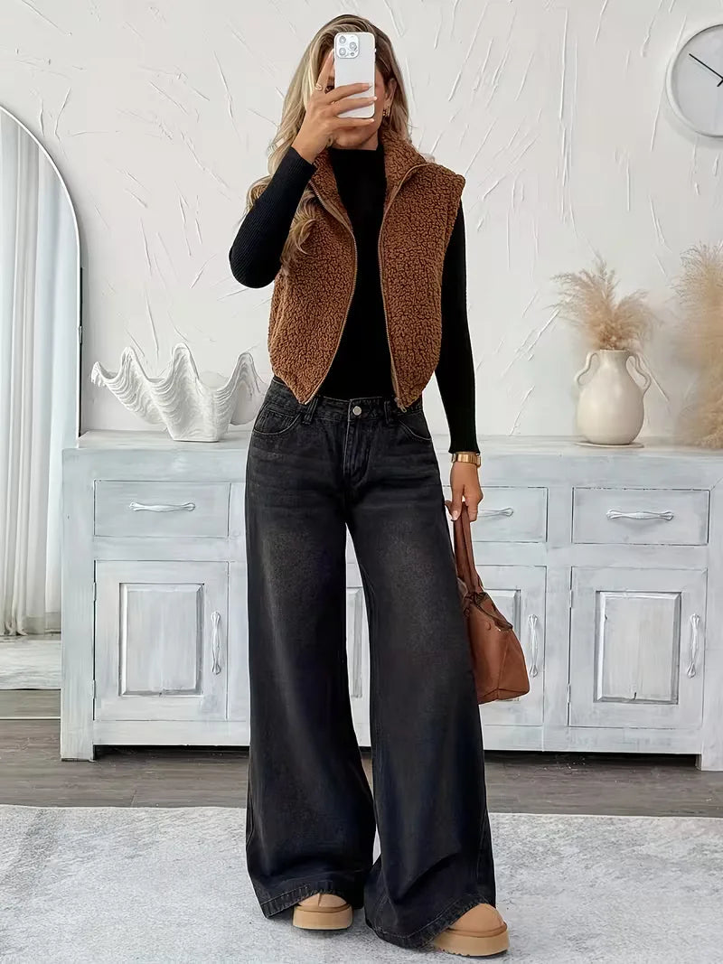 Elegant dames vest van faux shearling met rits, verkrijgbaar in beige.