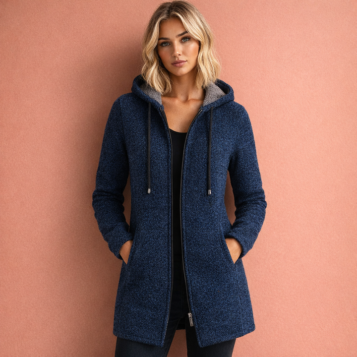 Zacht warm damesvest met capuchon, veelzijdig en comfortabel voor elke dag.
