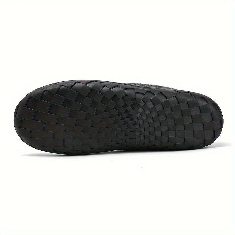 Stijlvolle kameelkleurige heren instappantoffels, warm en comfortabel voor thuisgebruik.