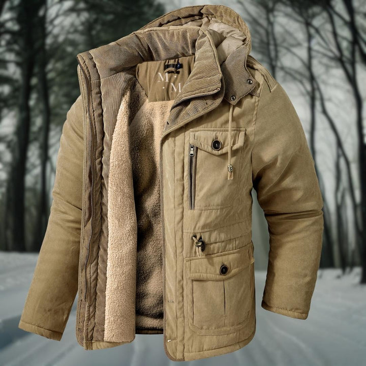 "Warme heren Sherpa jas met capuchon, zakken en comfortabele fleece, ideaal voor winterse stijl en bescherming tegen kou."