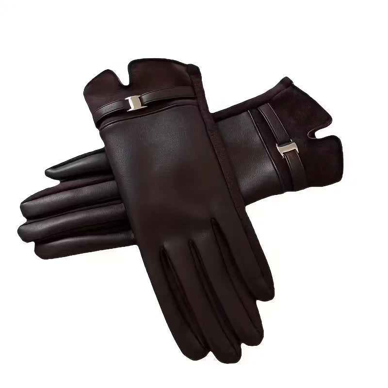Bordeauxrode winterhandschoenen met touchscreen vingertoppen, bieden optimale warmte en functionaliteit.