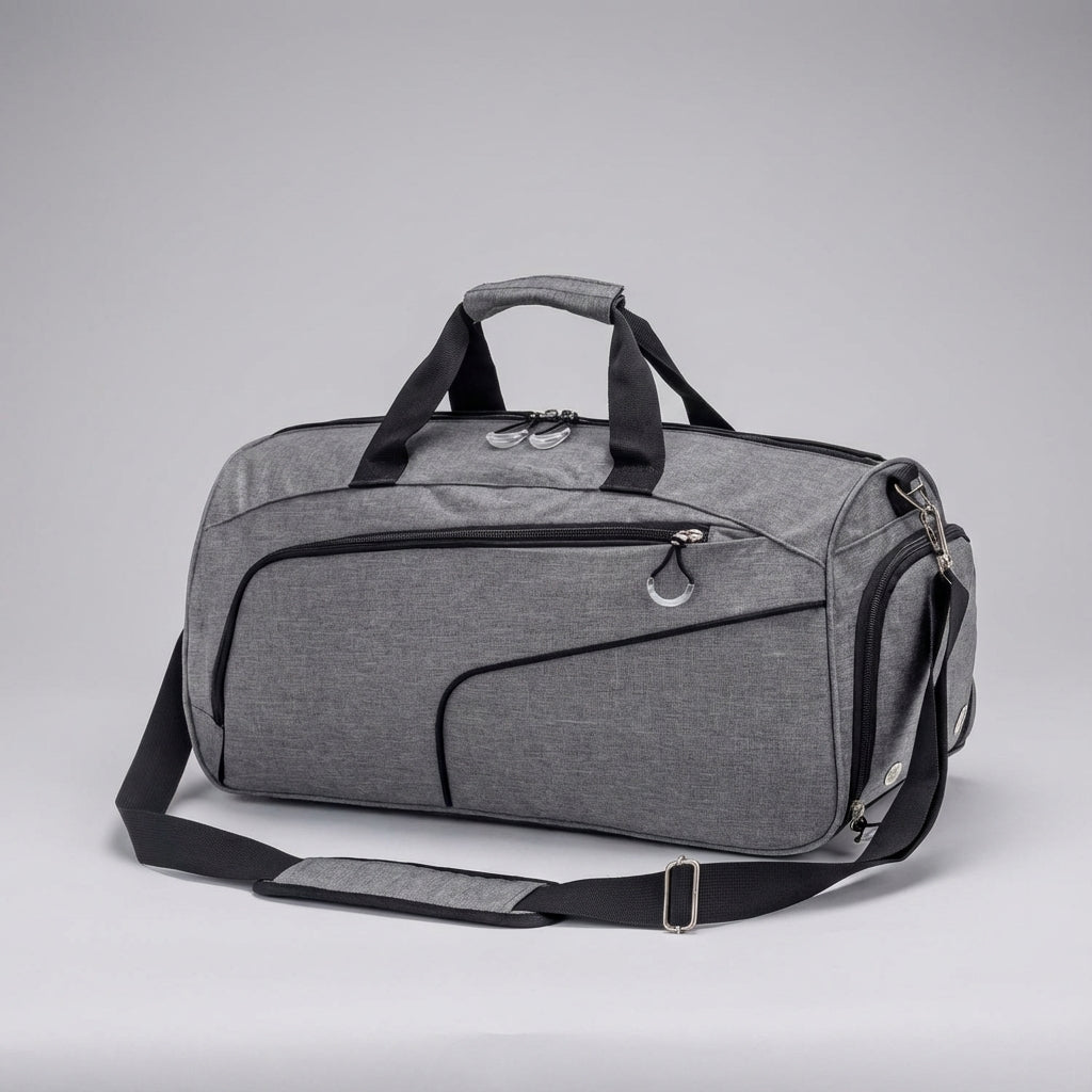 Paarse 35L waterdichte reistas, te gebruiken als ruime handbagage of praktische gymtas. Comfortabel te dragen.