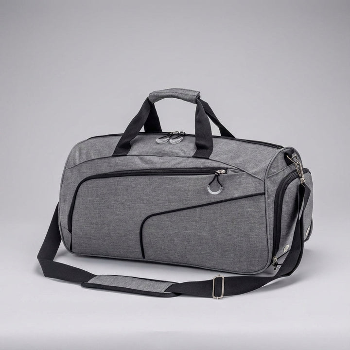Paarse 35L waterdichte reistas, te gebruiken als ruime handbagage of praktische gymtas. Comfortabel te dragen.