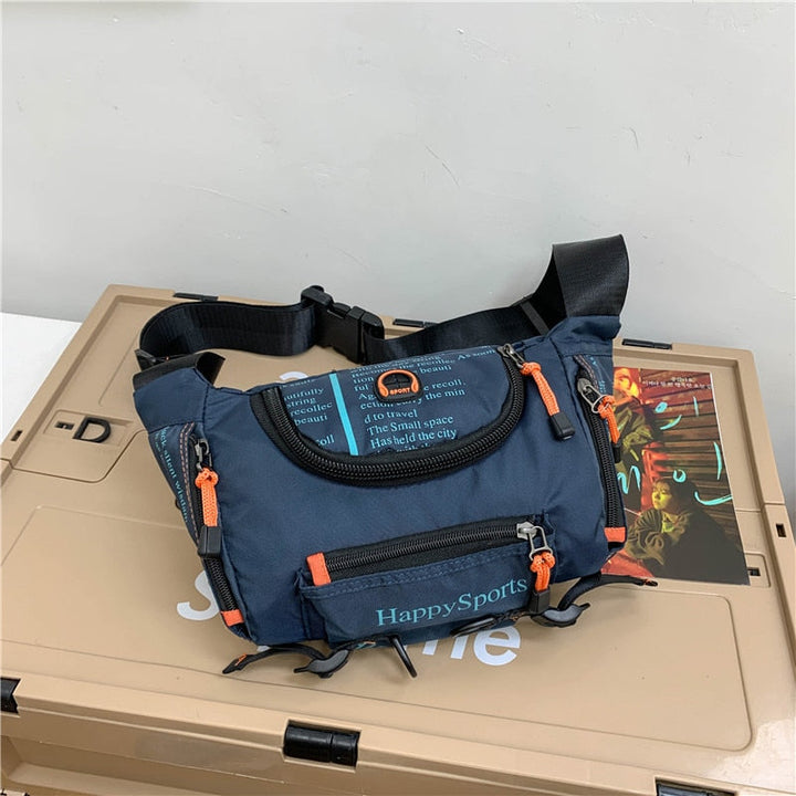 Stevige waterdichte outdoor tas voor heren, veelzijdig als heuptas, schoudertas of slingbag, van duurzaam nylon.