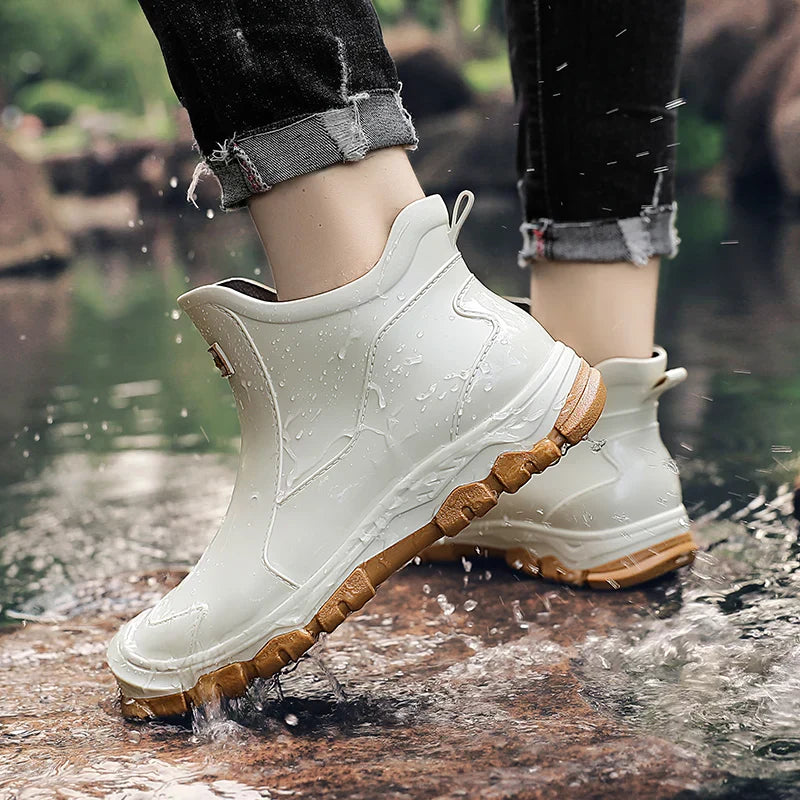 Veelzijdige Redridge heren wandellaarzen, waterdicht en comfortabel, perfect voor winterse tochten buiten.
