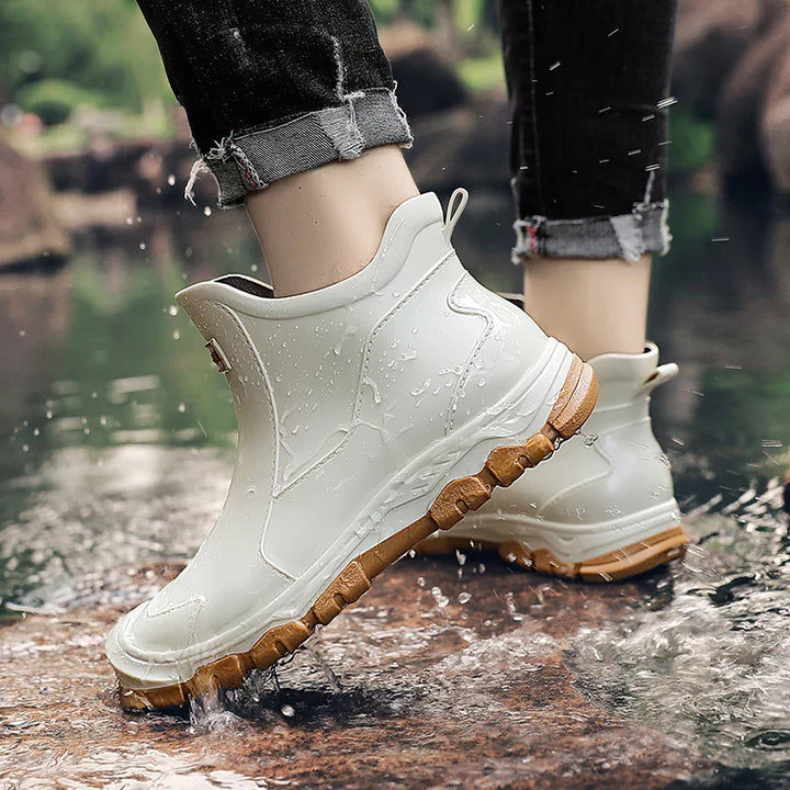 Veelzijdige Redridge heren wandellaarzen, waterdicht en comfortabel, perfect voor winterse tochten buiten.