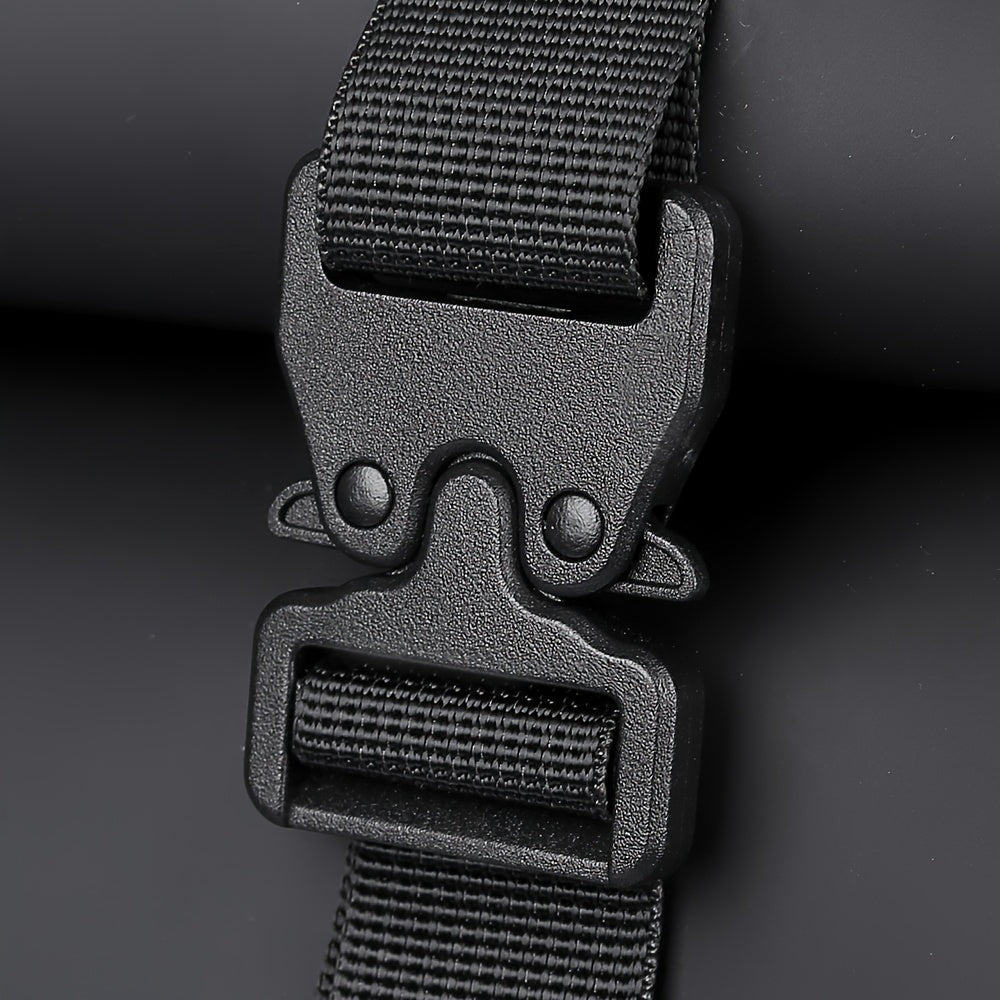 "Waterdichte herenrugzak met USB-poort, zwart design, laptopvak en verstelbare schouderbanden, ideaal voor dagelijks gebruik.