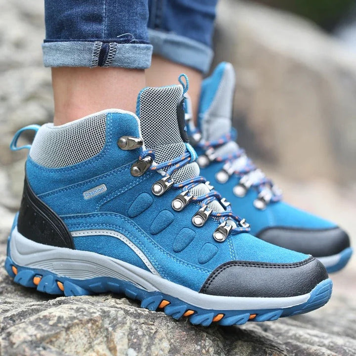 Waterdichte hiking schoenen voor dames met stevig ontwerp en stijlvolle uitstraling. Perfect voor outdoor avonturen.