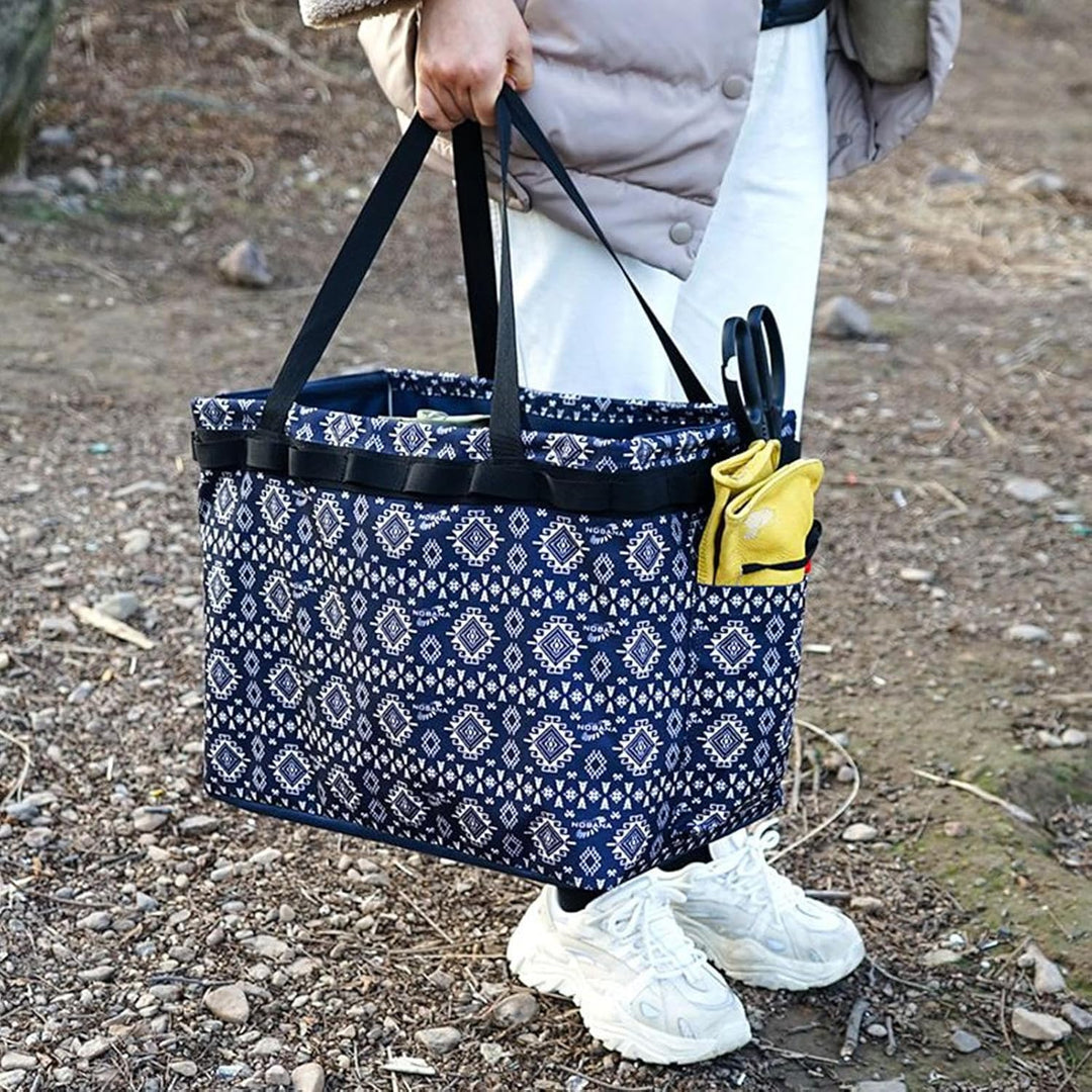 Duurzame waterdichte bagagetas, ideaal voor camping en reizen, praktisch voor organisatie.