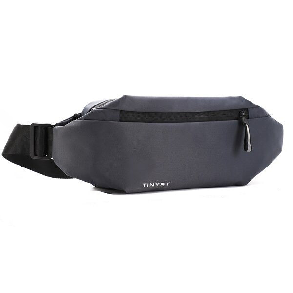 Lichtgewicht en waterdichte heuptas met verstelbare riem, perfect voor dagelijks gebruik of sport.