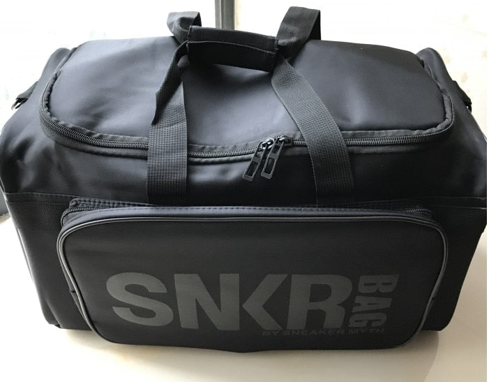 Georganiseerde waterdichte reistas, multifunctioneel, voor het veilig vervoeren van sneakers en bagage.