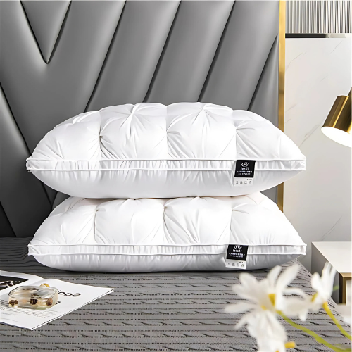 Wit ganzendons slaapkussen voor ultiem comfort, ideaal voor een luxe nachtrust en nekondersteuning.