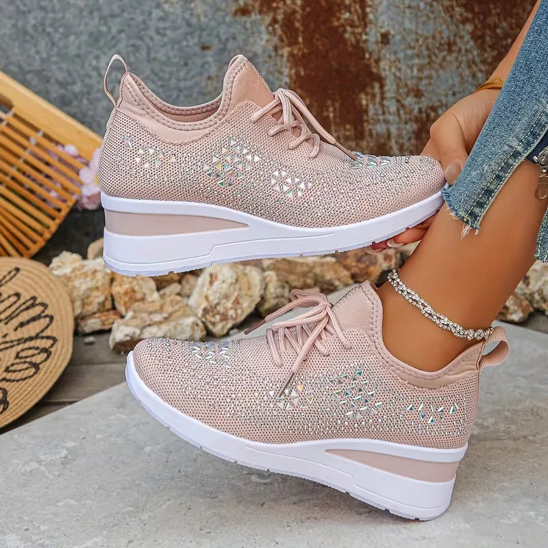 Witte dames platform sneakers met veters, trendy en comfortabel voor dagelijks gebruik in lente/zomer.