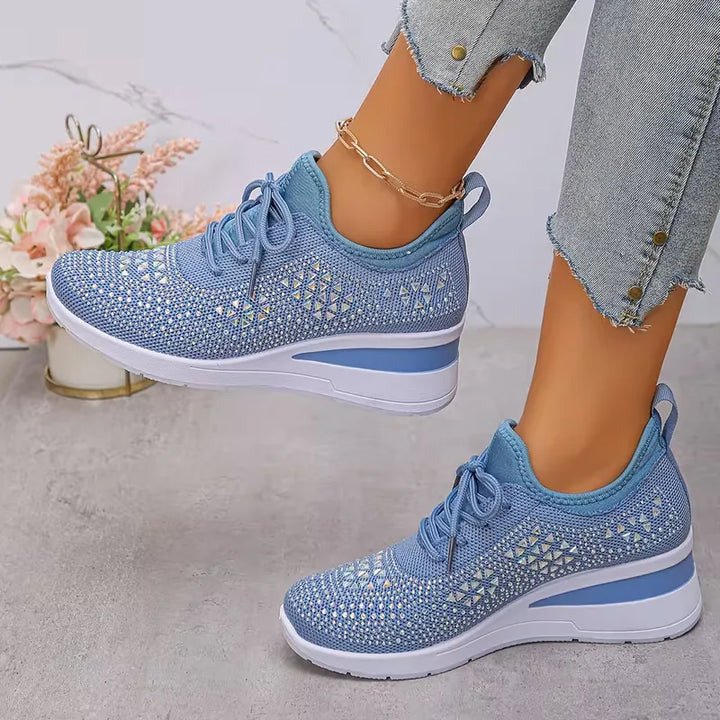 Veelzijdige dames platform sneakers, perfecte modieuze veterschoenen voor dagelijks comfort en trendy outfits.