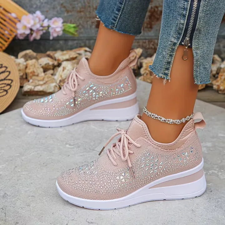 Modieuze dames plateau sneakers, zij-aanzicht, ideaal voor een casual, comfortabele en stijlvolle look.