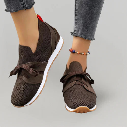 Modieuze dames sneakers, perfect voor casual outfits. Bieden superieur voetcomfort dankzij de zachte binnenzool.
