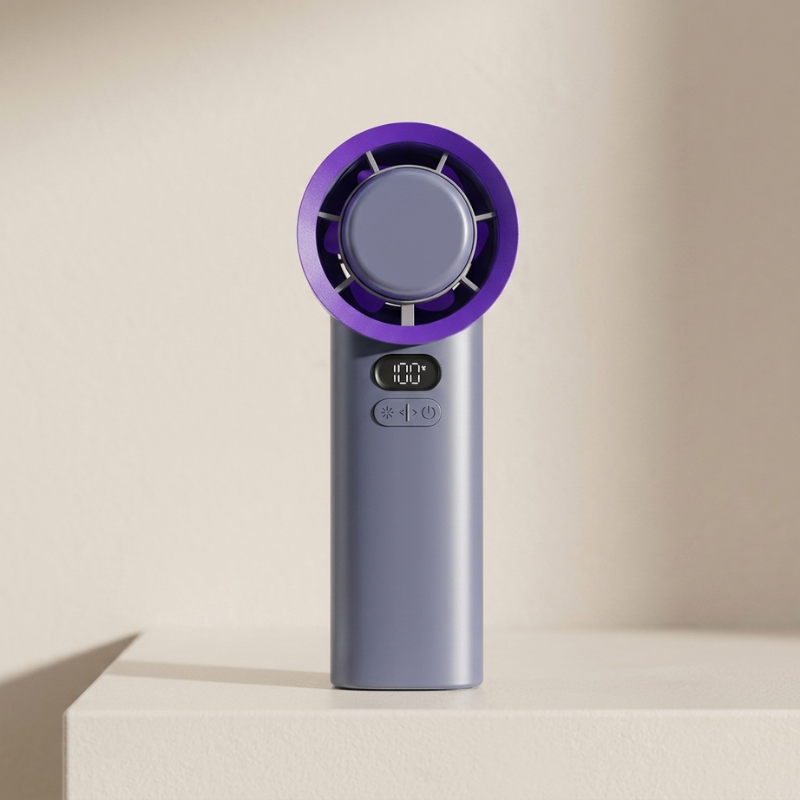 Witte draagbare USB mini handventilator met 3 snelheden; oplaadbaar voor persoonlijke koeling onderweg.