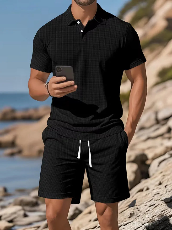 Witte herenpolo met korte mouwen, ideaal voor casual zomercomfort en dagelijks gebruik.