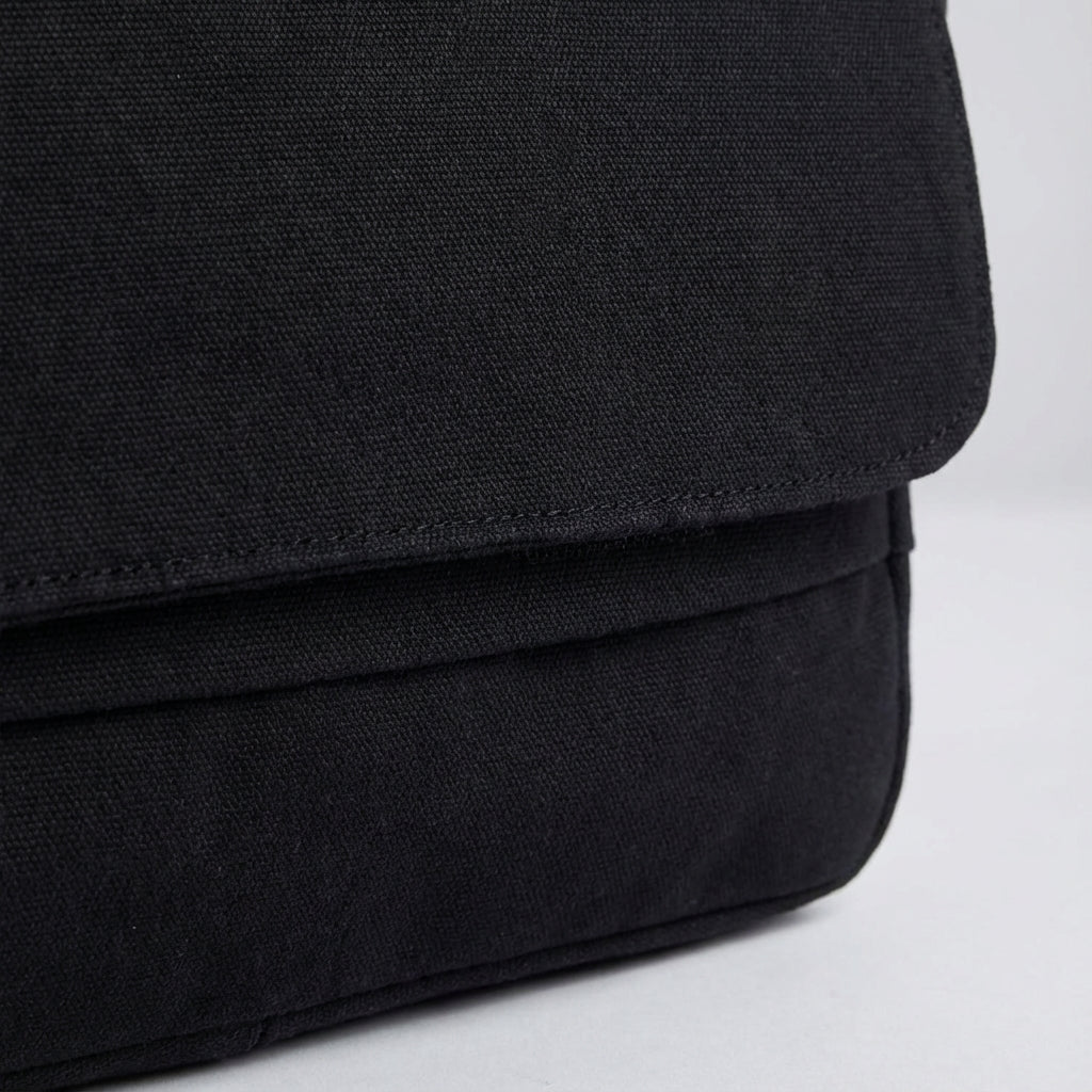 CanvasVault stevige canvas schoudertas. Duurzame, lichtgewicht unisex tas voor dagelijks gebruik en reizen.