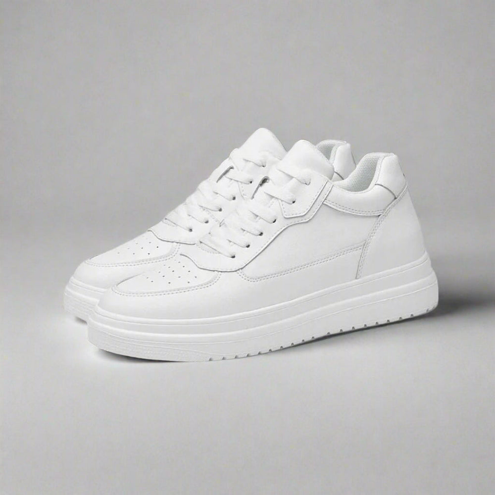 Zwarte verhogende herensneakers, perfect voor een lengteverhogend effect, stijlvol en comfortabel.