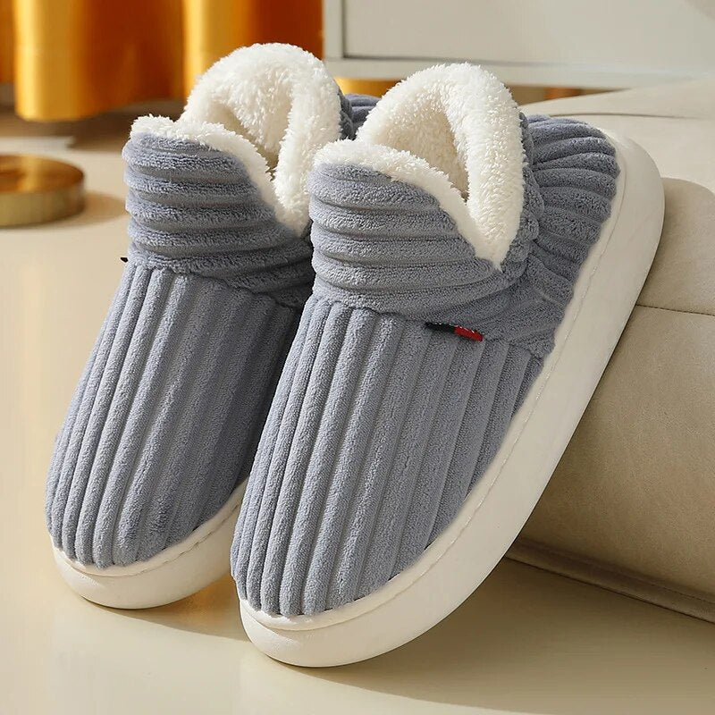 Warme dames pantoffels met antislip zool, voor veiligheid en comfort op elke vloer.