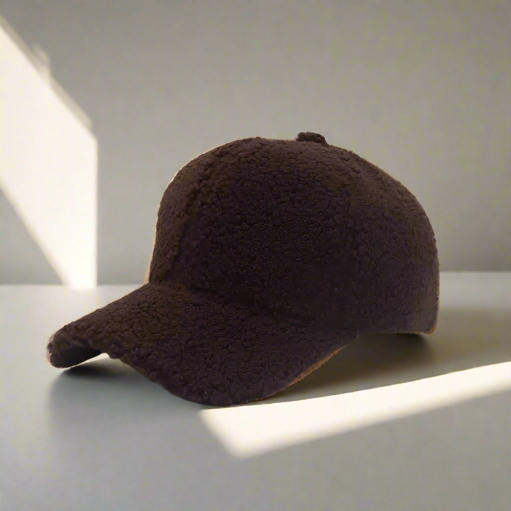 Zachte comfort pet, ideaal als warme en verstelbare herfst- of winteraccessoire.