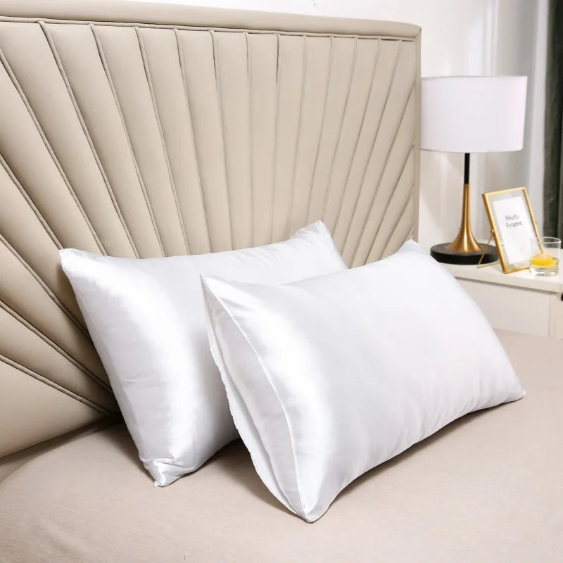 "Zachte zijden kussensloop van luxe moerbeizijde, textuur in elegante tinten, geschikt voor huid- en haarbescherming."