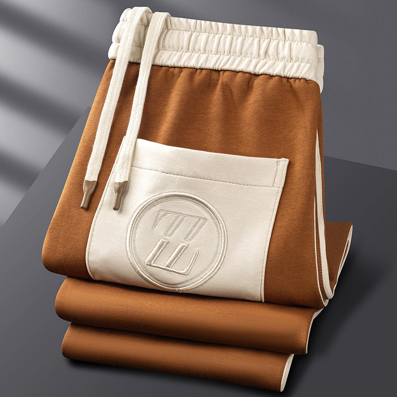 "Zephyr premium tracksuit met sportieve strepen, zachte lycra stof, elastische pasvorm, perfecte voor sport en vrije tijd."