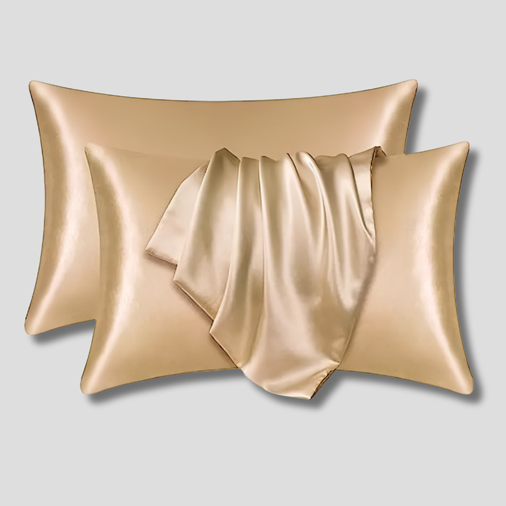 Machinewasbare polyester kussensloop met waslabel, onderhoudsvriendelijk en duurzaam.