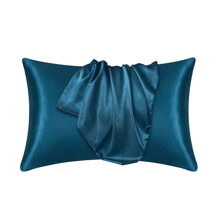 Kussensloop van polyester in slaapkamerinterieur, draagt bij aan een gezonde, comfortabele nachtrust.